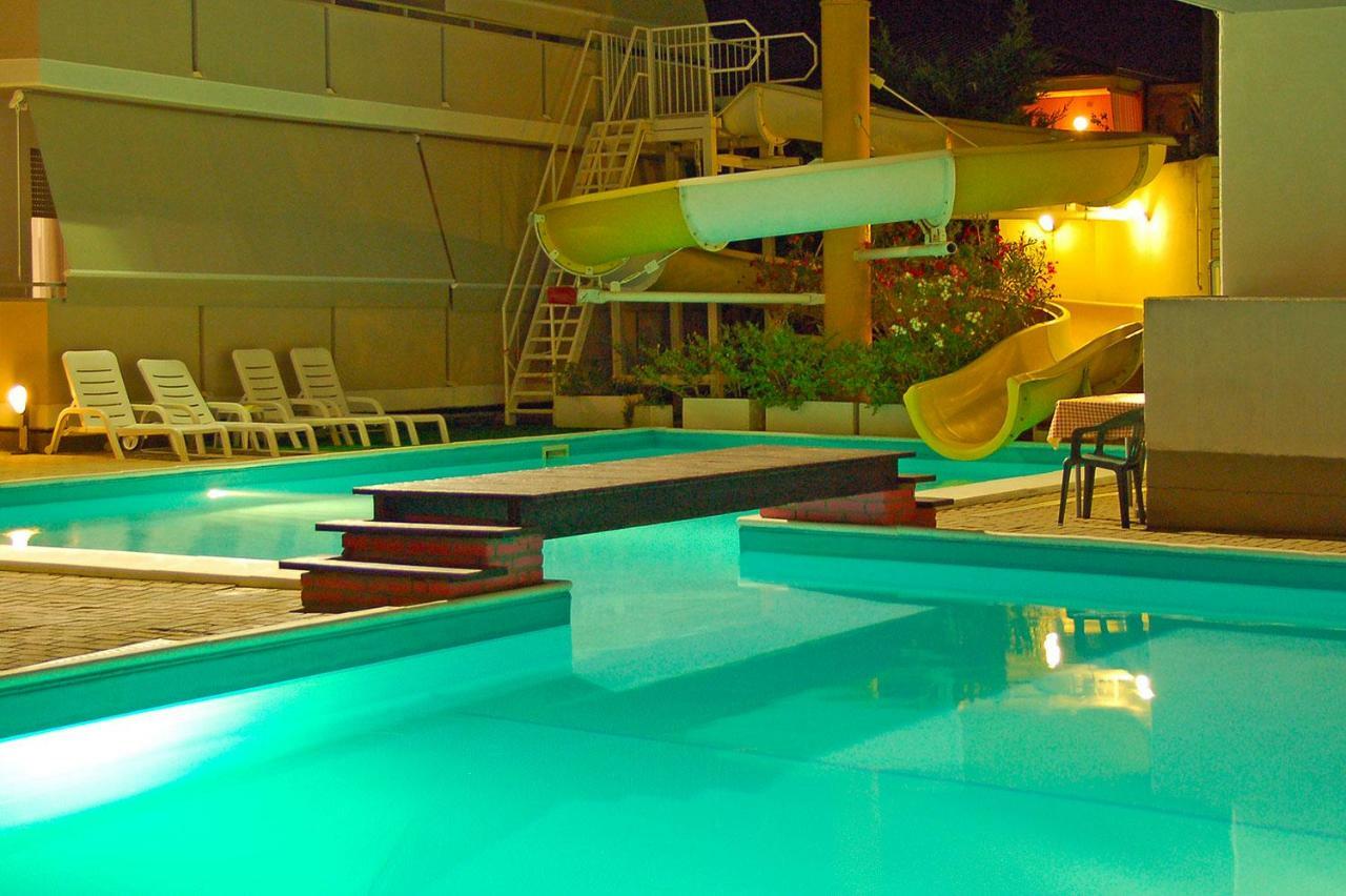 Holiday Club Residence Alba Adriatica Exterior foto