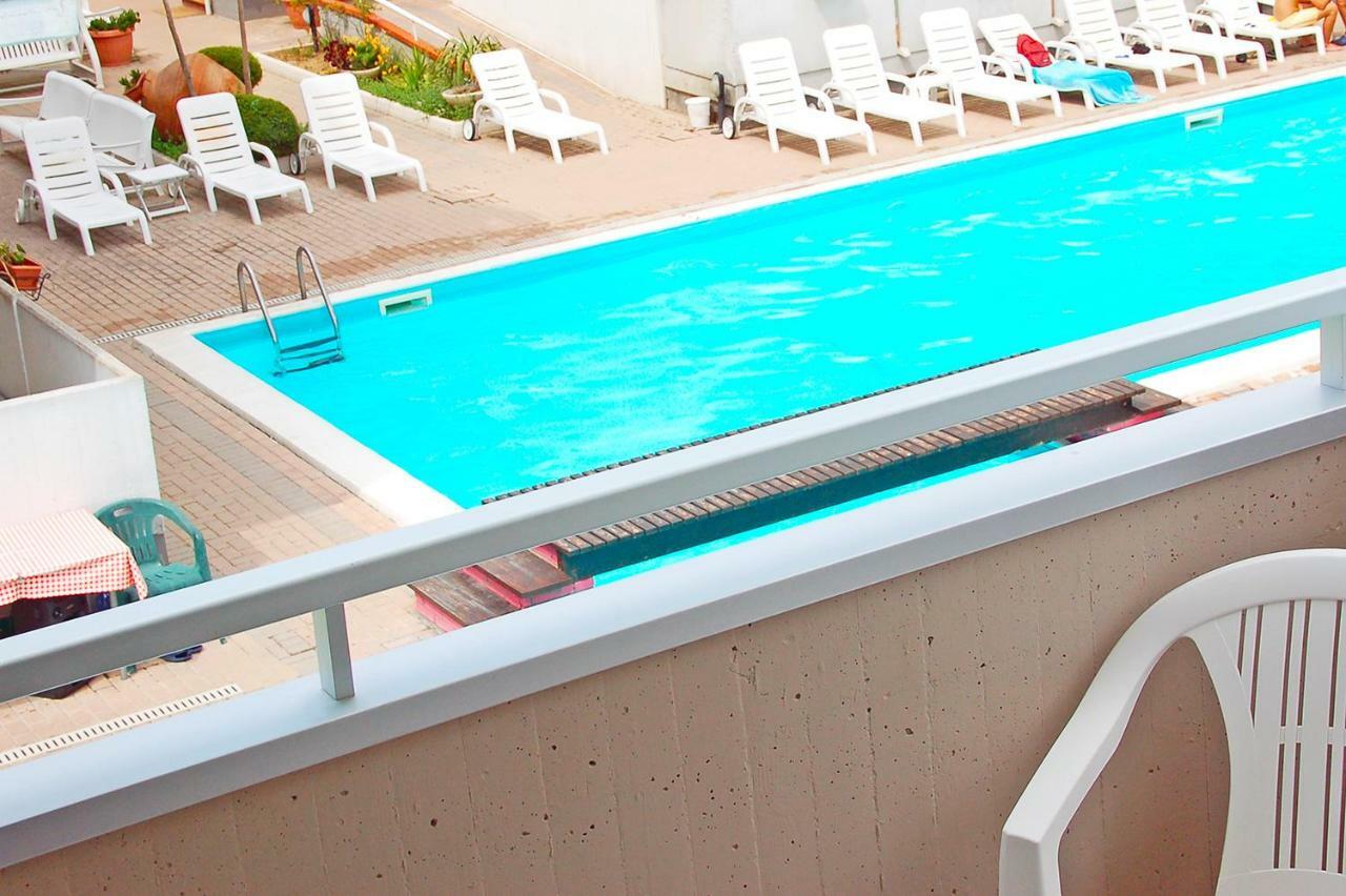 Holiday Club Residence Alba Adriatica Exterior foto